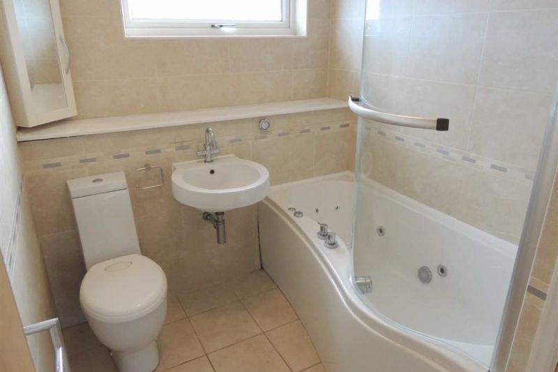 Family Bathroom - Abbotsleigh Drive, Bramhall, Stockport