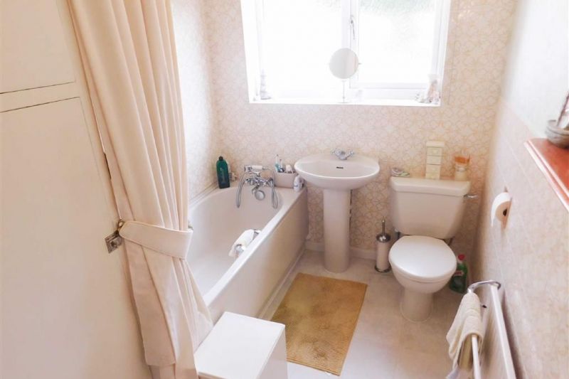 Bathroom - Oxford Drive, Woodley, Stockport