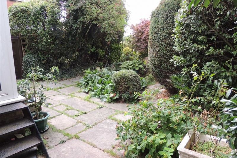 Cottage Garden & Views - Threaphurst Lane, Hazel Grove, Stockport