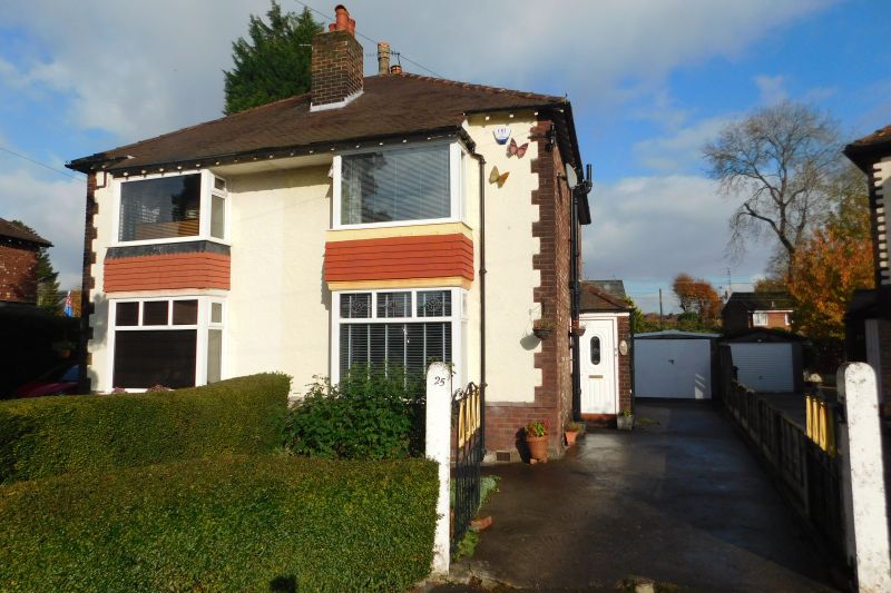 Property at Chiltern Drive, Woodsmoor, Greater Manchester