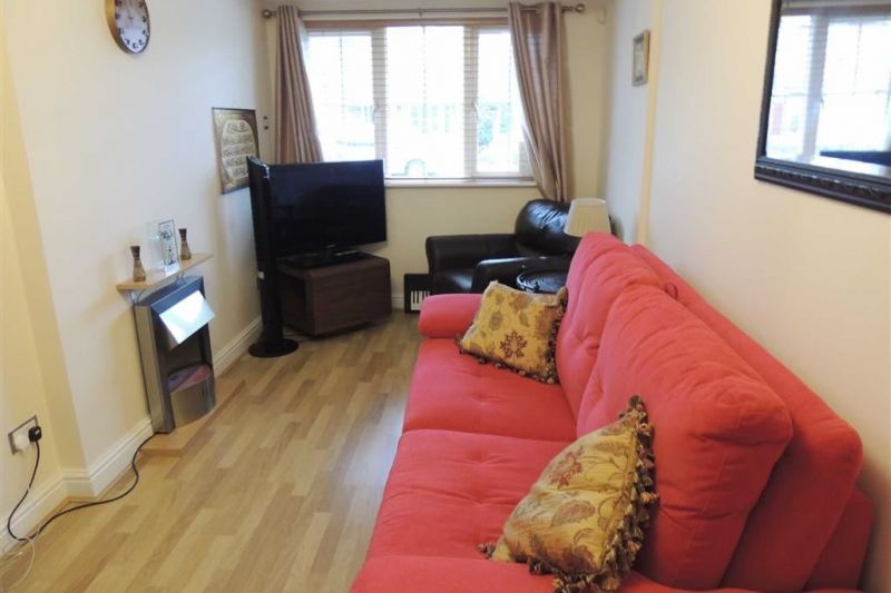 Family/Sitting Room/ Guest Bedroom - Wood Top Close, Offerton, Stockport
