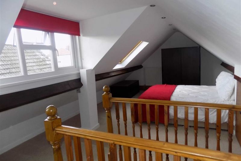 MASTER SUITE - The Drive, Bredbury, Stockport