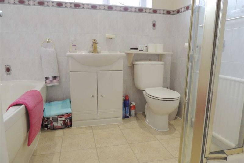 Family Bathroom - Brookside Avenue, Offerton, Stockport