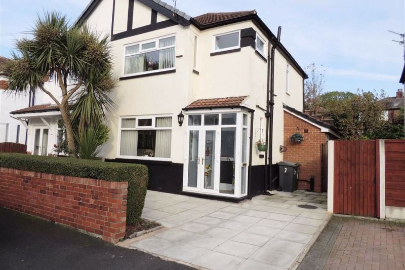 Property at Thornton Avenue, Audenshaw, Manchester