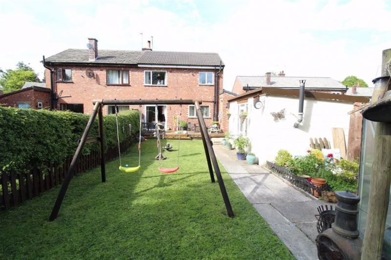 Property at Earlsway, Macclesfield, Cheshire