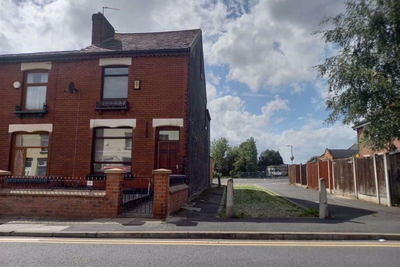 Property at Ainsworth Lane, Bolton