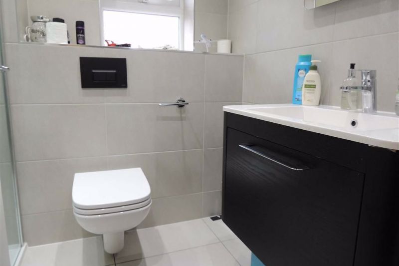 En Suite Shower Room - Stokesay Drive, Hazel Grove, Stockport