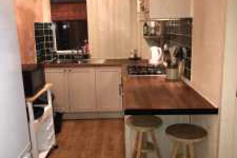 Property at Dinting Vale, Glossop