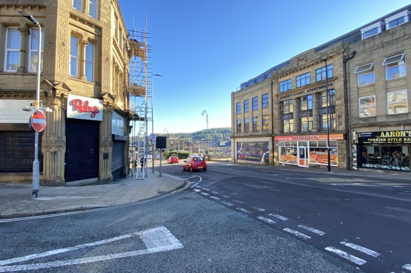 Property at - 19 Bull Green, Halifax, West Yorkshire