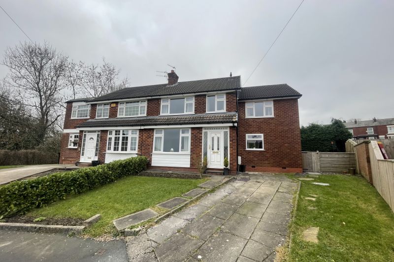 Property at Henbury Drive, Woodley, Greater Manchester