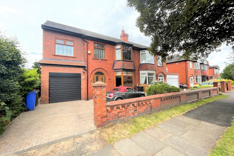5 bed Semi-Detached House For Sale
