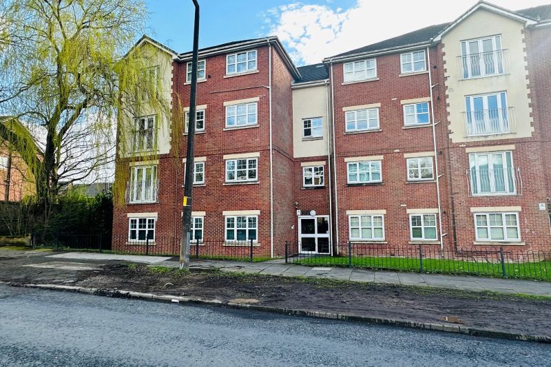 2 bed Flat For Sale