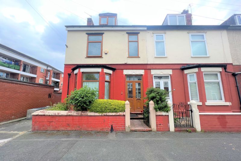 3 bed End Terrace House For Sale