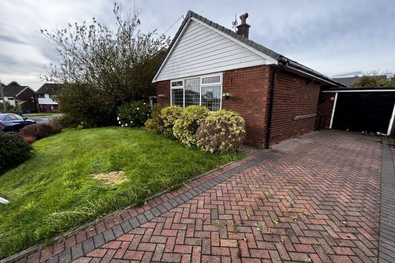 2 bed Bungalow For Sale
