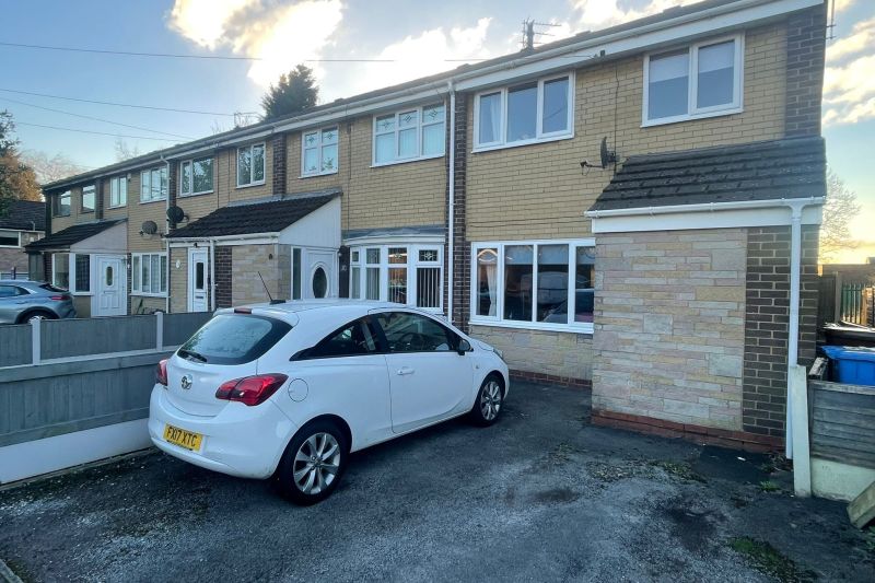 Property at Sunningdale Close, Hyde, Greater Manchester