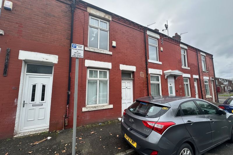 2 bed Terraced House For Auction