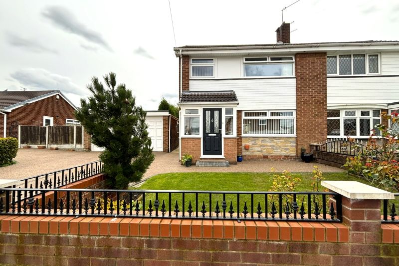 Property at Leesway Drive, Denton, Greater Manchester