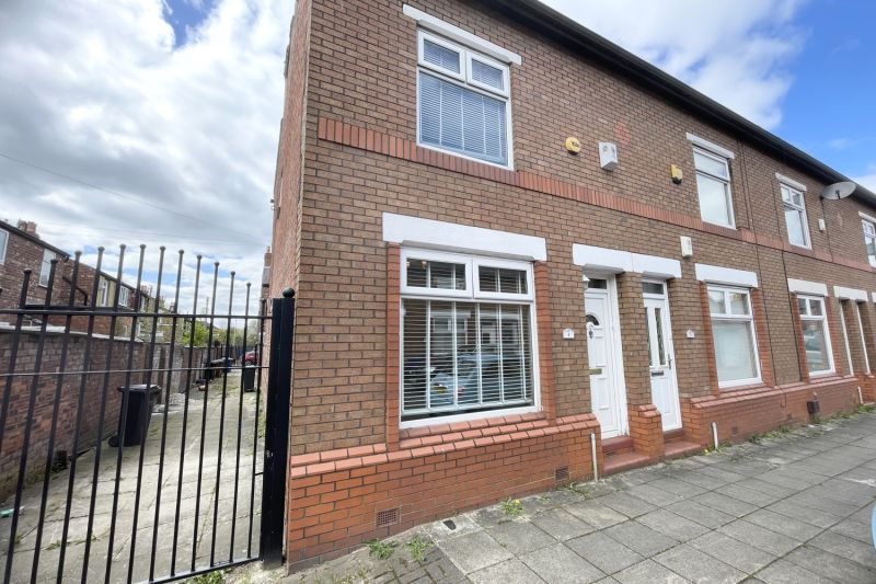 2 bed End Terrace House To Let